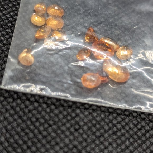 Mixed Sizes Spessartite Garnet Gems - Picture 5 of 5